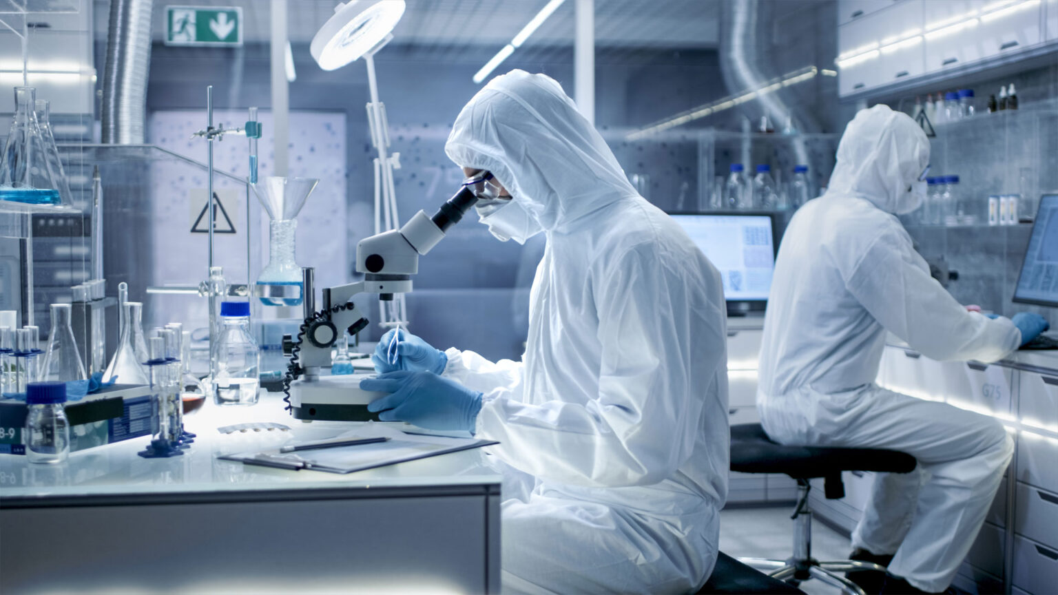 Labs_Biosafety_684989593